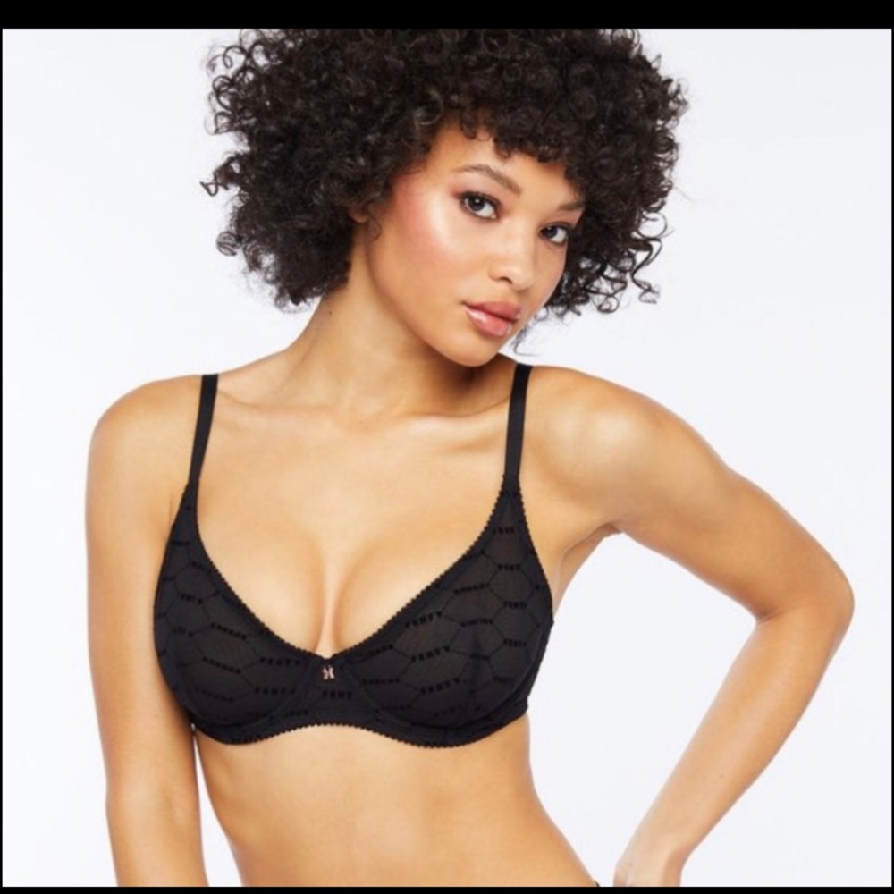 🔴 SOLD NWOT Savage X Fenty Flocked Logo Unlined Bra size 40D